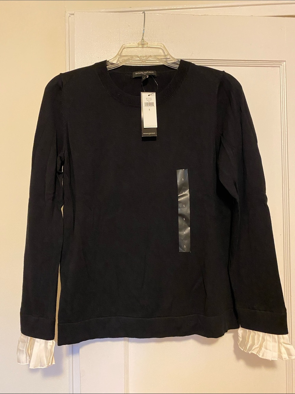 NWT Banana Republic black sweater with details at cuffs size small